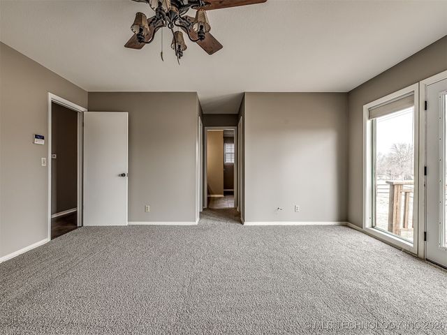 300 Ridgecrest Court, Bartlesville, OK 74006