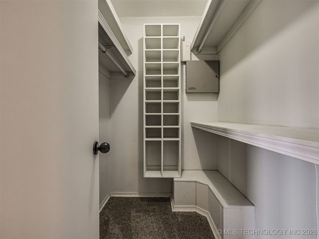 300 Ridgecrest Court, Bartlesville, OK 74006