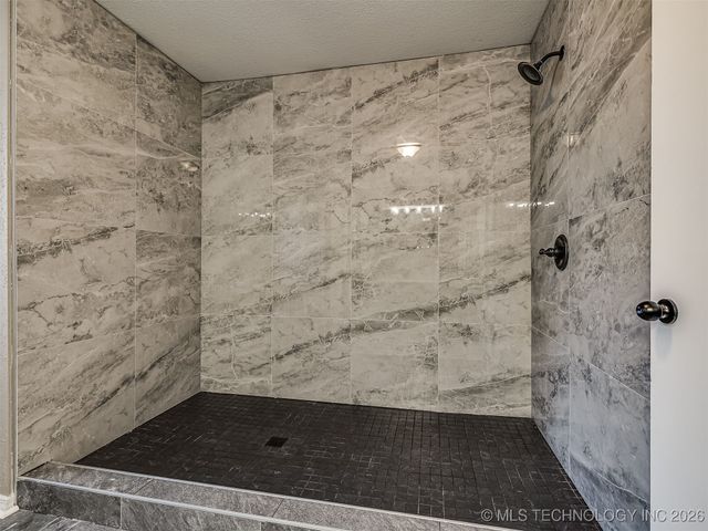 300 Ridgecrest Court, Bartlesville, OK 74006