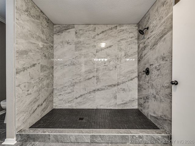 300 Ridgecrest Court, Bartlesville, OK 74006