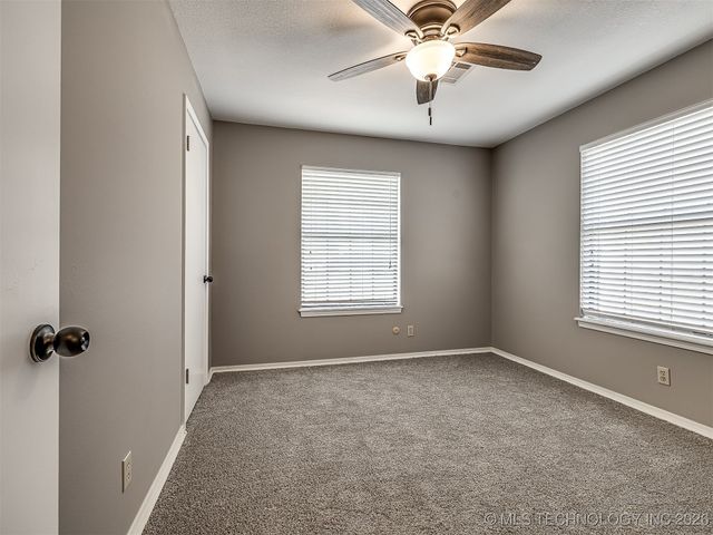 300 Ridgecrest Court, Bartlesville, OK 74006