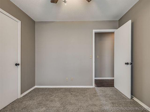 300 Ridgecrest Court, Bartlesville, OK 74006