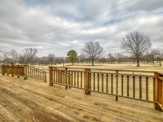 300 Ridgecrest Court, Bartlesville, OK 74006