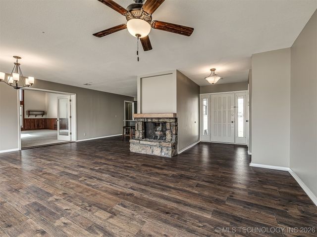 300 Ridgecrest Court, Bartlesville, OK 74006