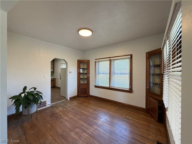 895 Rondel Road, Cleveland, OH 44110