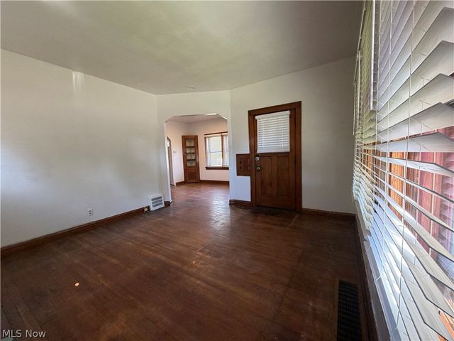 895 Rondel Road, Cleveland, OH 44110