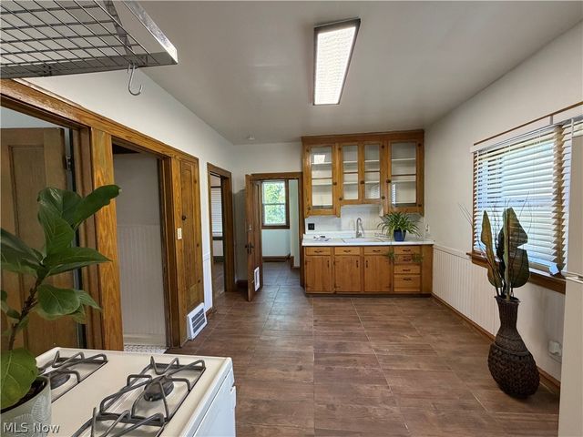 895 Rondel Road, Cleveland, OH 44110