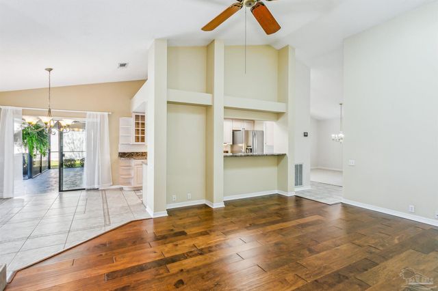 5519 Navaho Dr, Pensacola, FL 32507