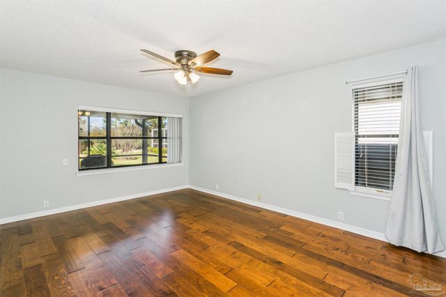 5519 Navaho Dr, Pensacola, FL 32507