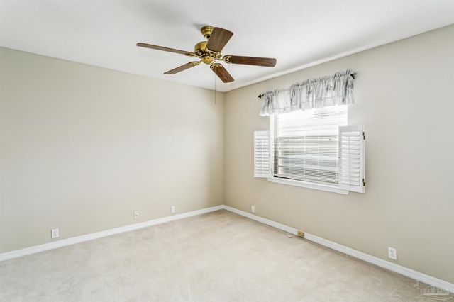 5519 Navaho Dr, Pensacola, FL 32507