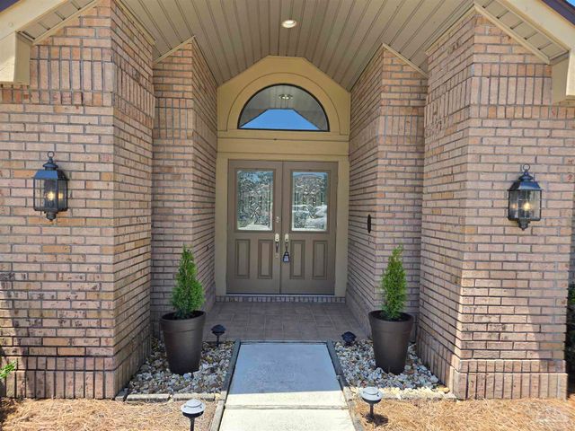 5519 Navaho Dr, Pensacola, FL 32507