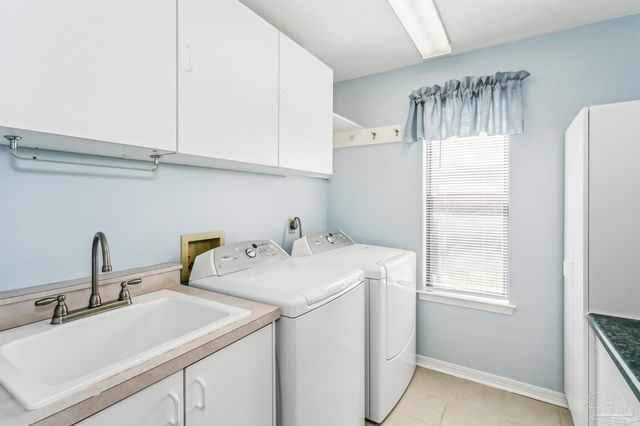 5519 Navaho Dr, Pensacola, FL 32507
