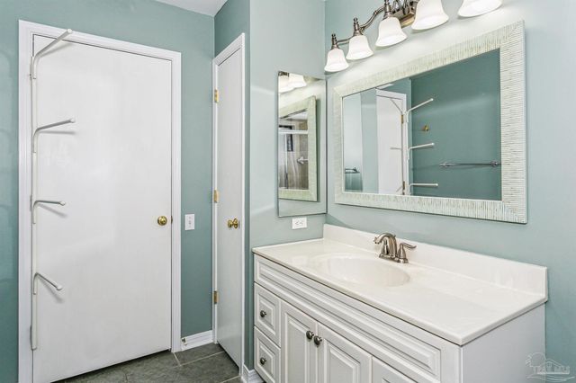 5519 Navaho Dr, Pensacola, FL 32507