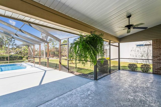 5519 Navaho Dr, Pensacola, FL 32507