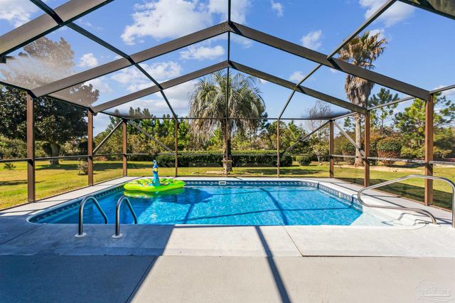 5519 Navaho Dr, Pensacola, FL 32507
