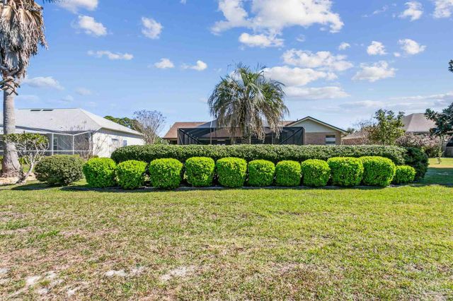 5519 Navaho Dr, Pensacola, FL 32507