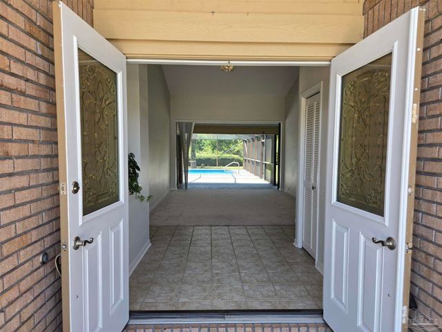 5519 Navaho Dr, Pensacola, FL 32507