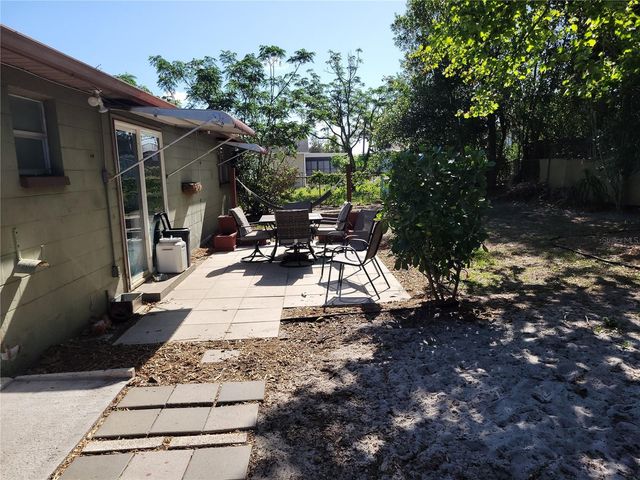 6430 LOMAND AVENUE, New Port Richey, FL 34653