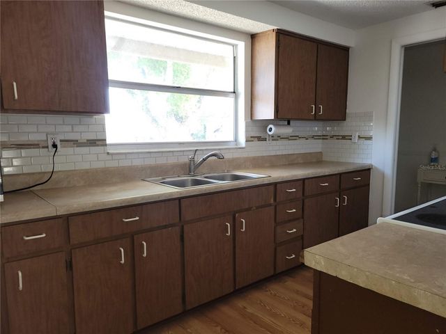 6430 LOMAND AVENUE, New Port Richey, FL 34653