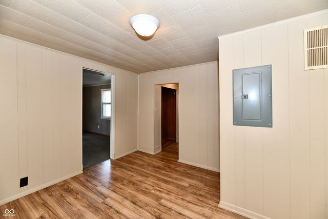 2013 S J Street, Elwood, IN 46036