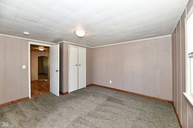 2013 S J Street, Elwood, IN 46036