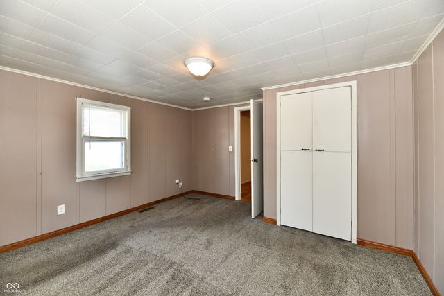 2013 S J Street, Elwood, IN 46036