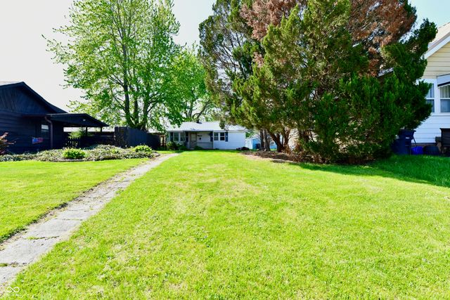 2013 S J Street, Elwood, IN 46036