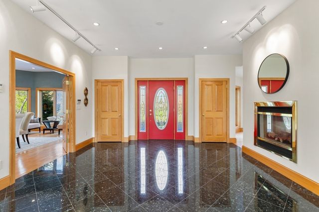 16 Solomon Pierce Rd, Lexington, MA 02420