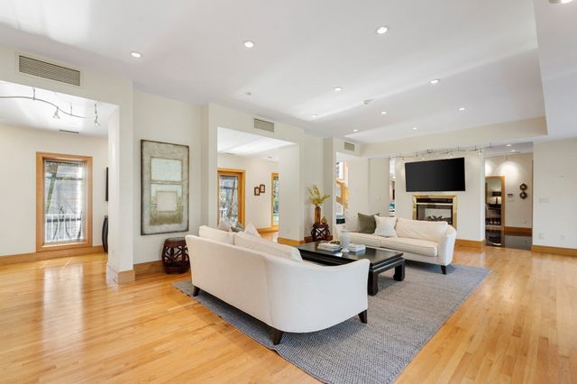 16 Solomon Pierce Rd, Lexington, MA 02420