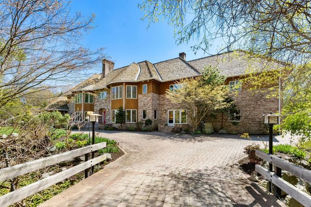 16 Solomon Pierce Rd, Lexington, MA 02420