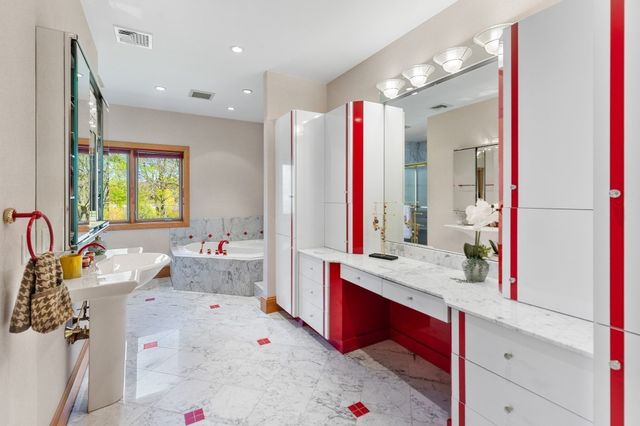 16 Solomon Pierce Rd, Lexington, MA 02420