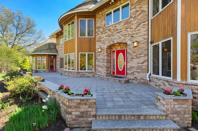 16 Solomon Pierce Rd, Lexington, MA 02420