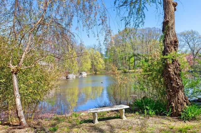 16 Solomon Pierce Rd, Lexington, MA 02420