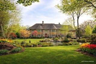 16 Solomon Pierce Rd, Lexington, MA 02420
