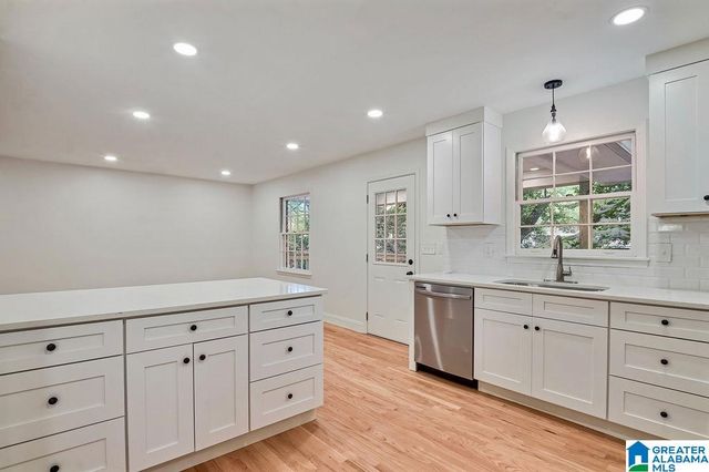 2065 WOODMEADOW CIRCLE, Hoover, AL 35216