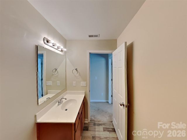 814 Sarah Laura Lane, Statesville, NC 28625