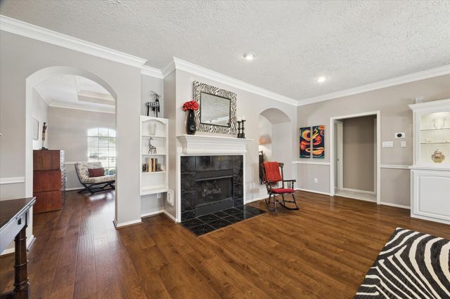 4211 Kirby Oaks Drive S, Seabrook, TX 77586