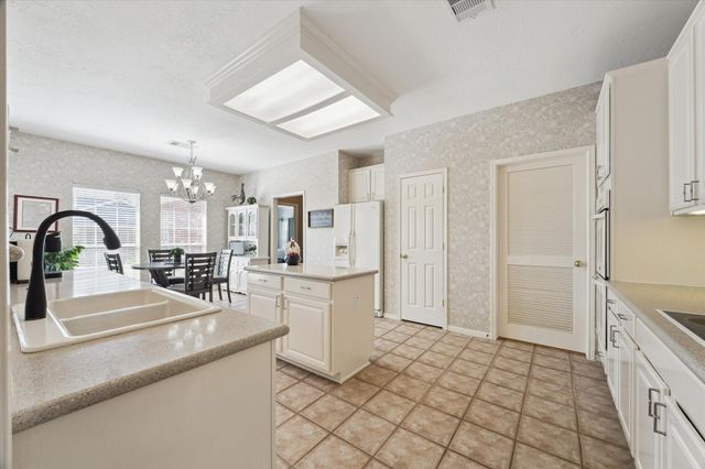 4211 Kirby Oaks Drive S, Seabrook, TX 77586