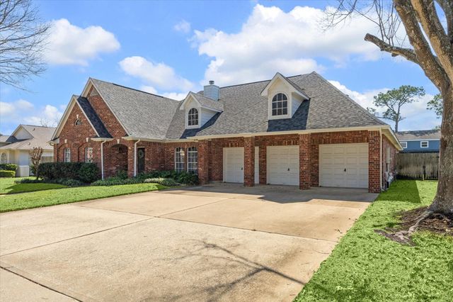 4211 Kirby Oaks Drive S, Seabrook, TX 77586