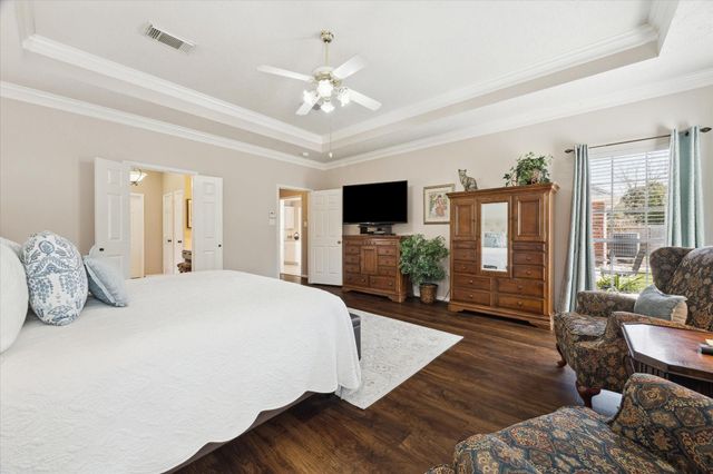 4211 Kirby Oaks Drive S, Seabrook, TX 77586