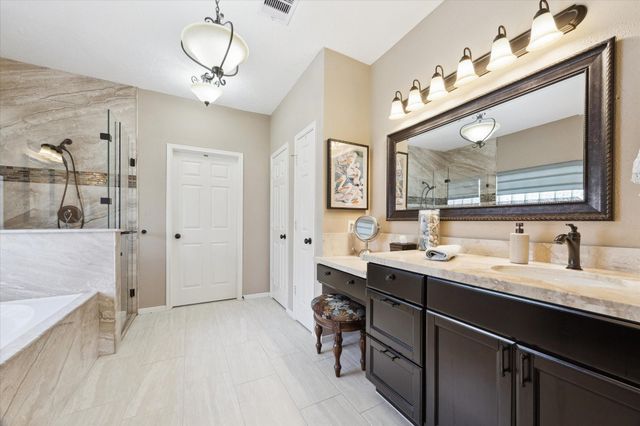 4211 Kirby Oaks Drive S, Seabrook, TX 77586