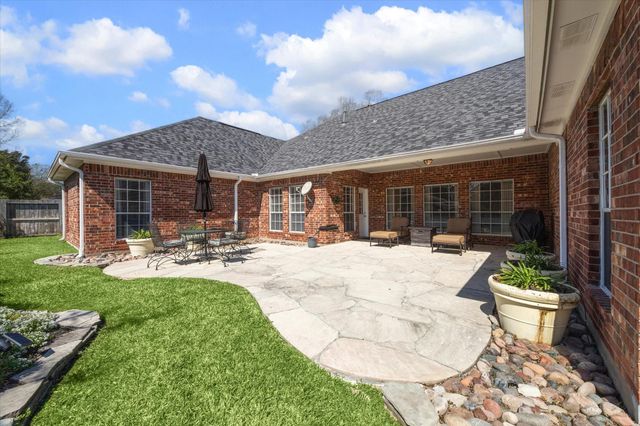 4211 Kirby Oaks Drive S, Seabrook, TX 77586