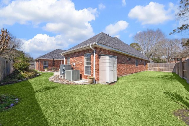 4211 Kirby Oaks Drive S, Seabrook, TX 77586