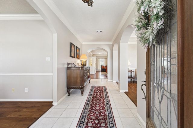 4211 Kirby Oaks Drive S, Seabrook, TX 77586