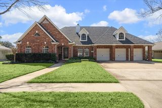 4211 Kirby Oaks Drive S, Seabrook, TX 77586