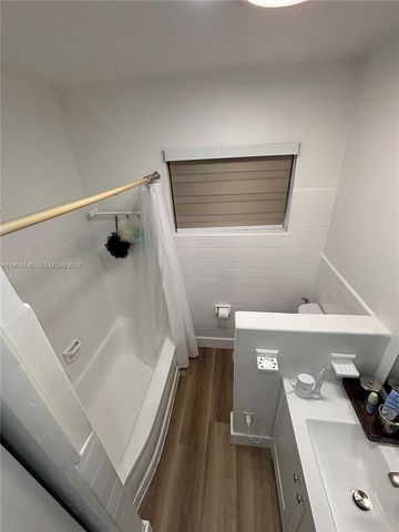 225 Pocatella St, Miami Springs, FL 33166