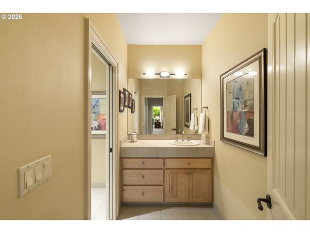 12505 Nw 48TH Ct, Vancouver, WA 98685