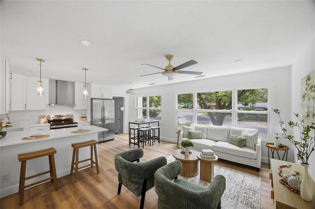 2102 E HOWELL STREET, Tampa, FL 33610