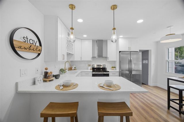 2102 E HOWELL STREET, Tampa, FL 33610