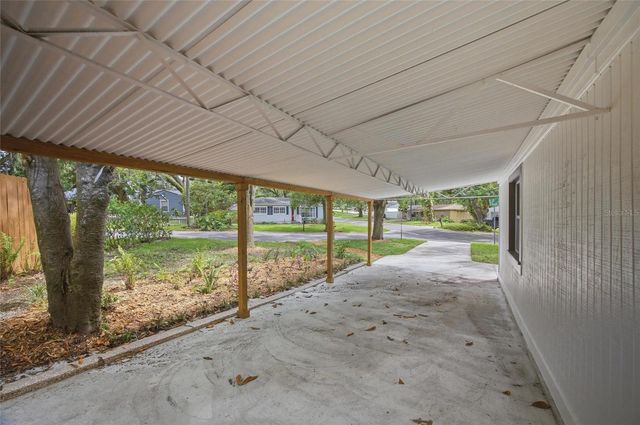 2102 E HOWELL STREET, Tampa, FL 33610
